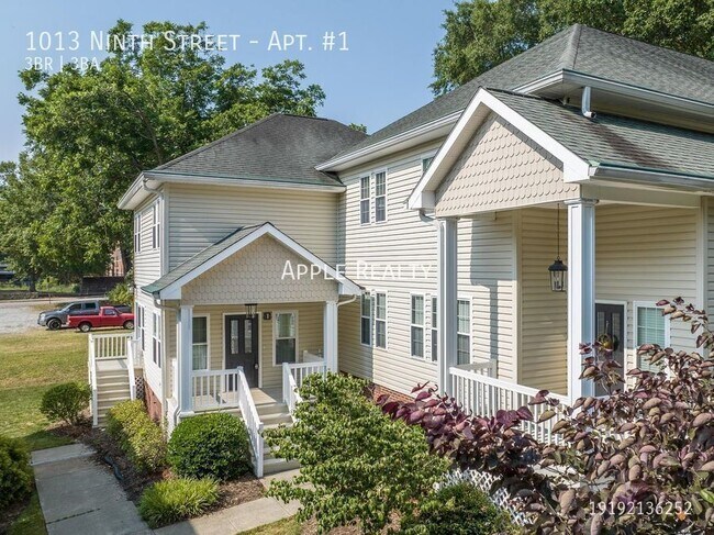 Building Photo - 1013 Ninth Street-Apt. #1