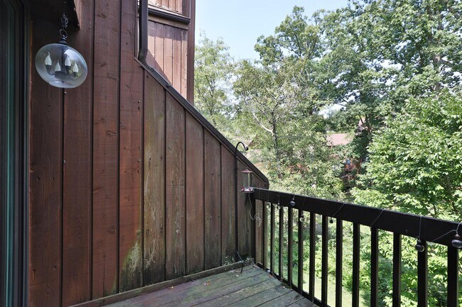 Building Photo - 4966 Wintersong Ln