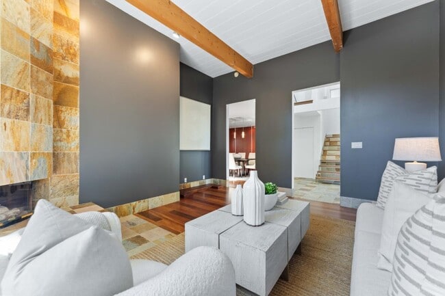 Building Photo - 705 Evergreen St