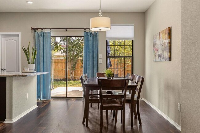 Building Photo - 408 Tyree Rd