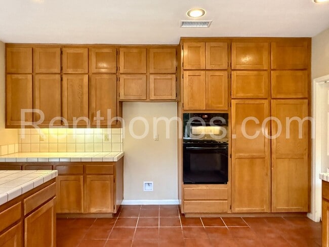 Building Photo - 12613 Crest Knolls Ct
