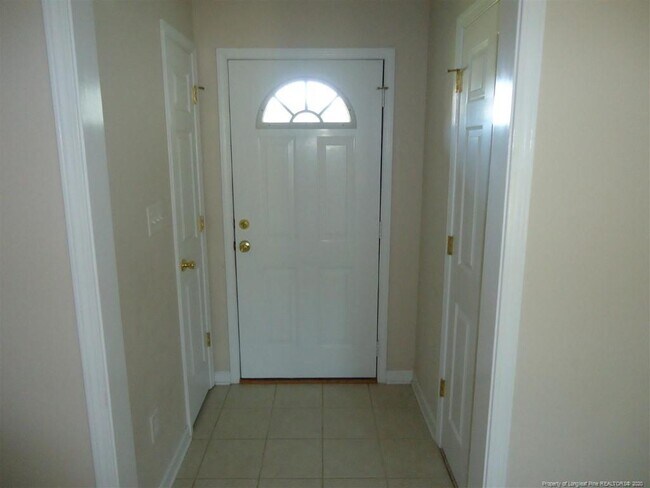 Building Photo - 3694 Pioneer Dr