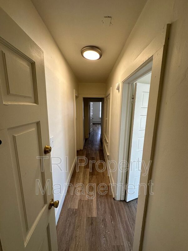 Building Photo - 1615 8th Ave