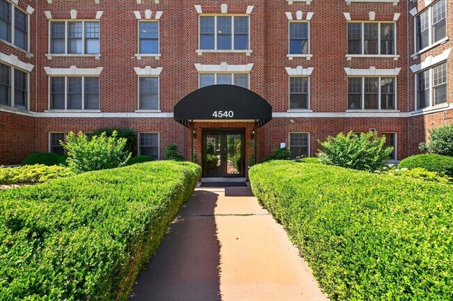 Primary Photo - 4540 Lindell Blvd