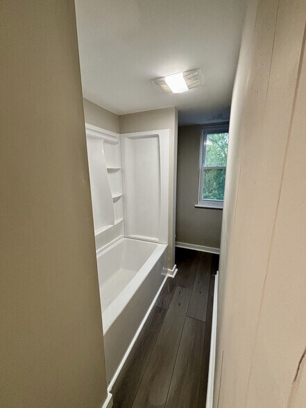 Building Photo - 957 Springfield Rd