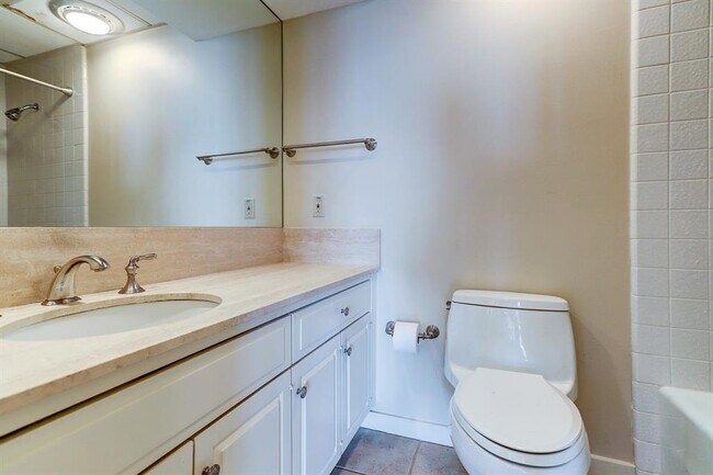 Building Photo - 5555 Del Monte Dr
