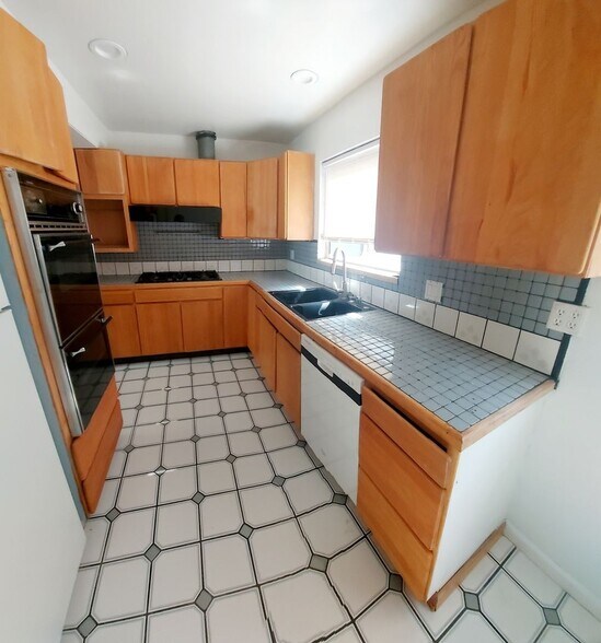 Building Photo - 1631 Van Horne Ln
