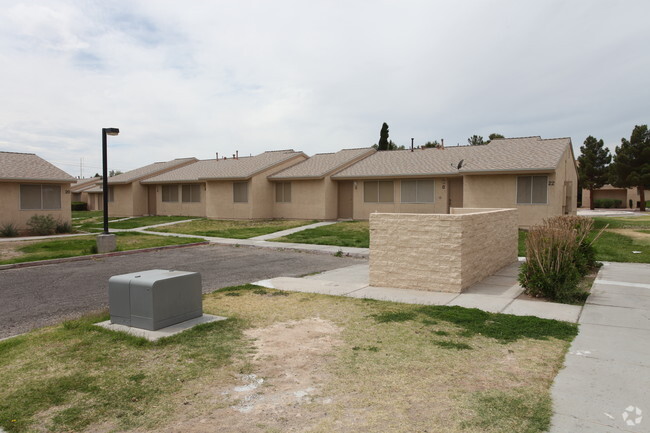Building Photo - Biegger Estates