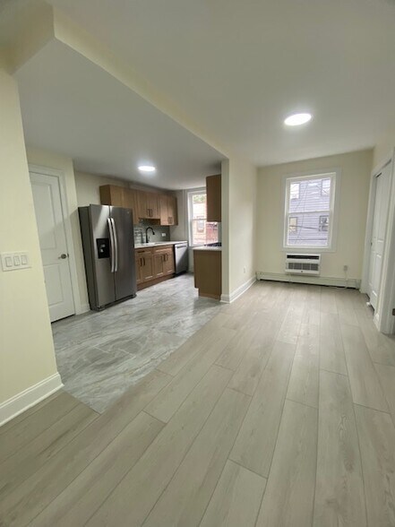 Primary Photo - 20 Sherman Ave