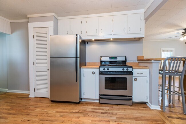 Building Photo - 21 Folsom St