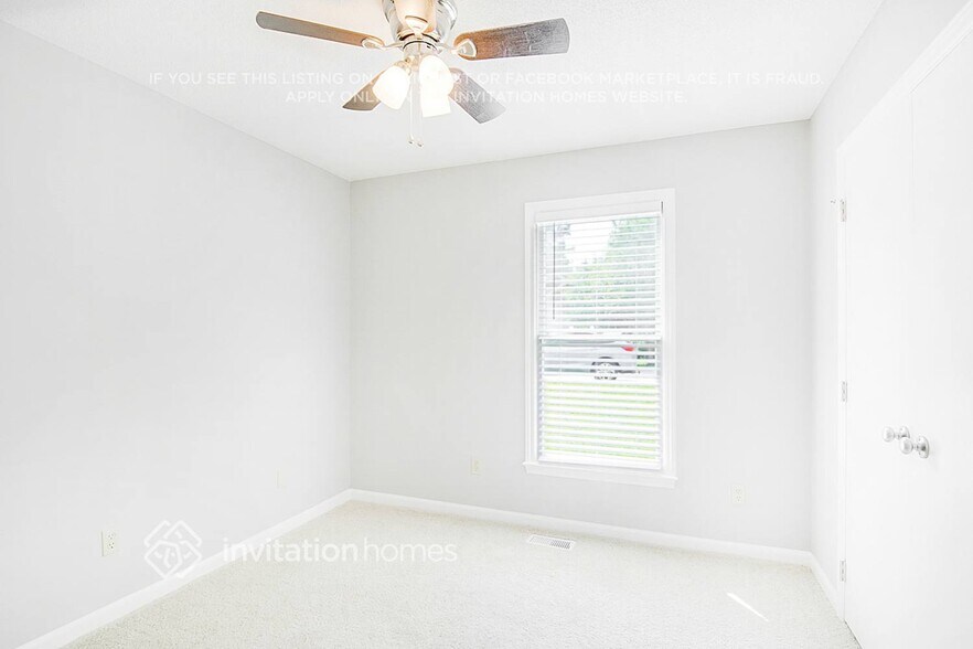 Building Photo - 3620 Castlegate Dr