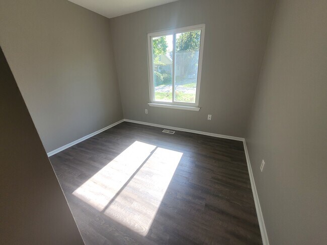 Building Photo - 518 Bergen Ave