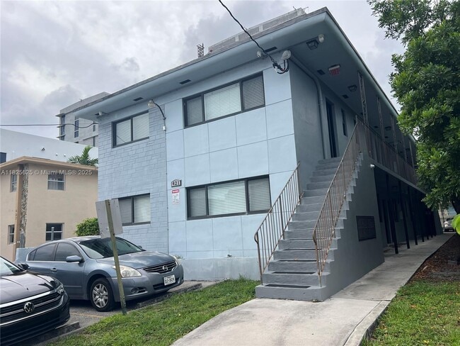 Primary Photo - 421 SW 6th St