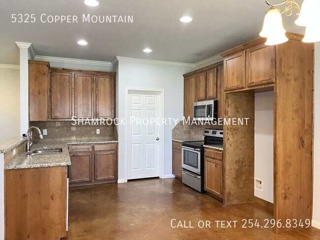 Building Photo - China Spring ISD 4 Bedroom