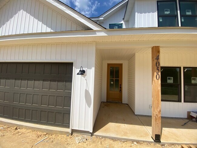 Building Photo - "Daugherty Rural Retreat"