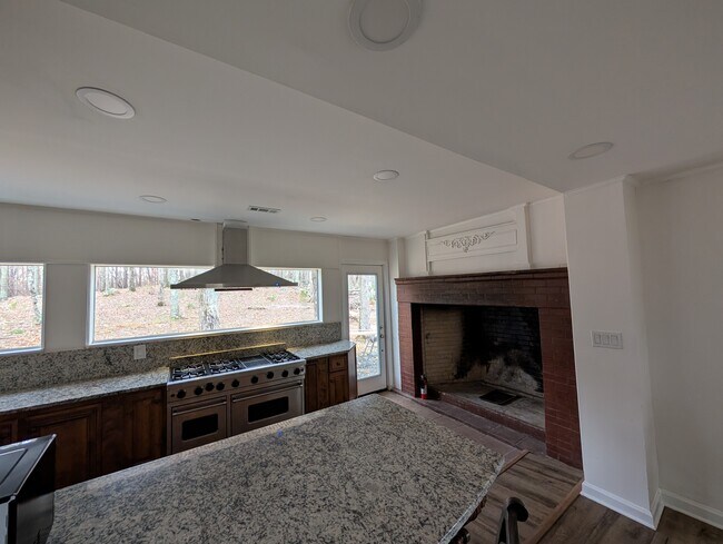 Building Photo - 1125 Lily Pad Ln