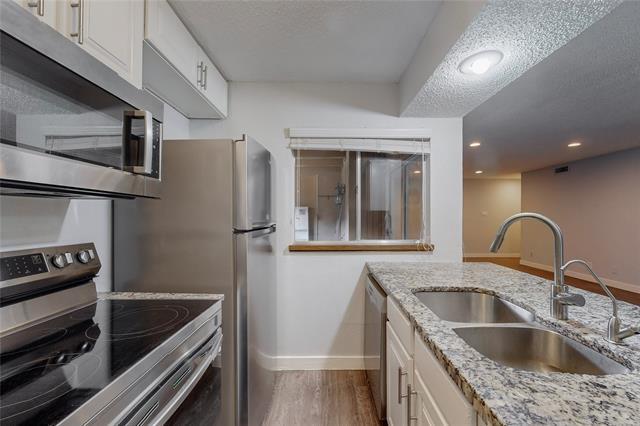 Building Photo - 5132 Amesbury Dr