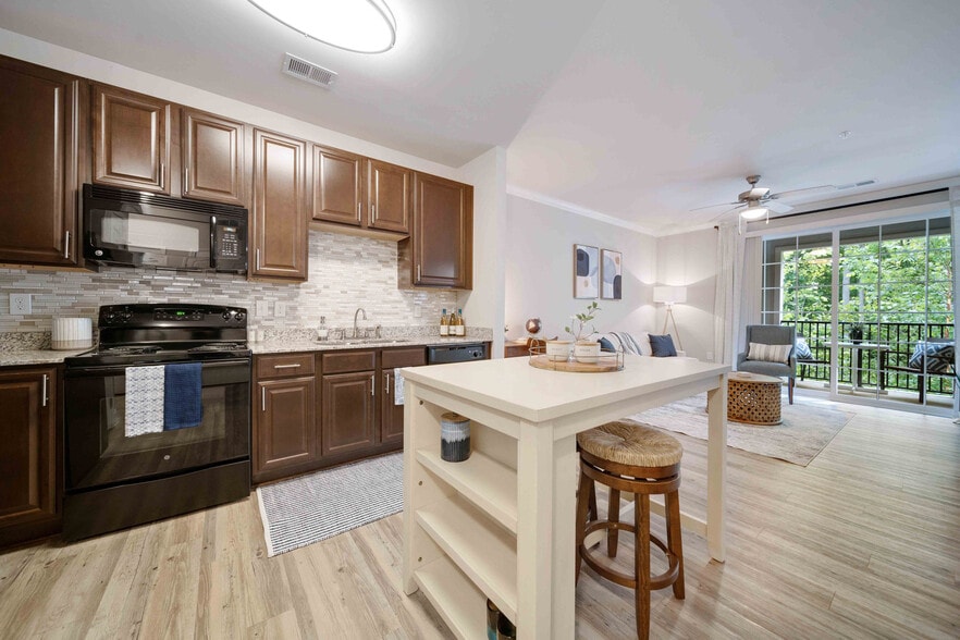 Tryon Place apartments — community photo - Tryon Place