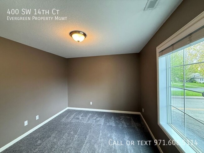 Building Photo - 400 SW 14th Ct