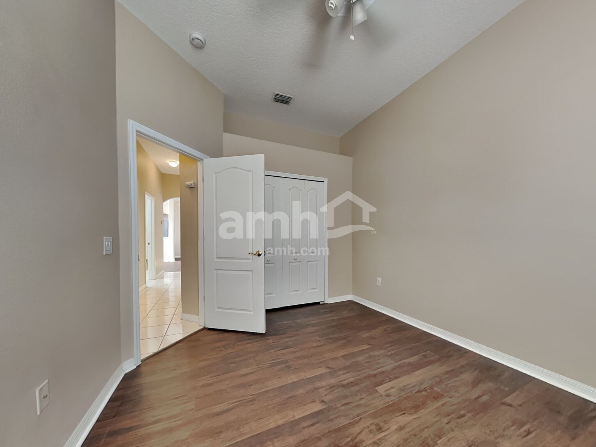 Building Photo - 4004 Water Park Ct