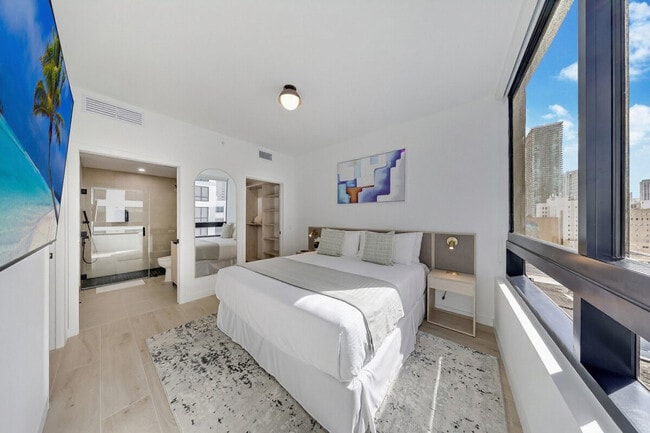 Building Photo - 36 NE 2nd St