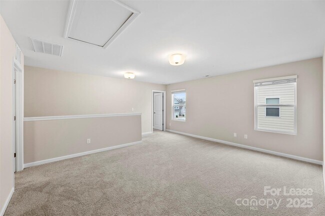 Building Photo - 8562 River Ridge Dr