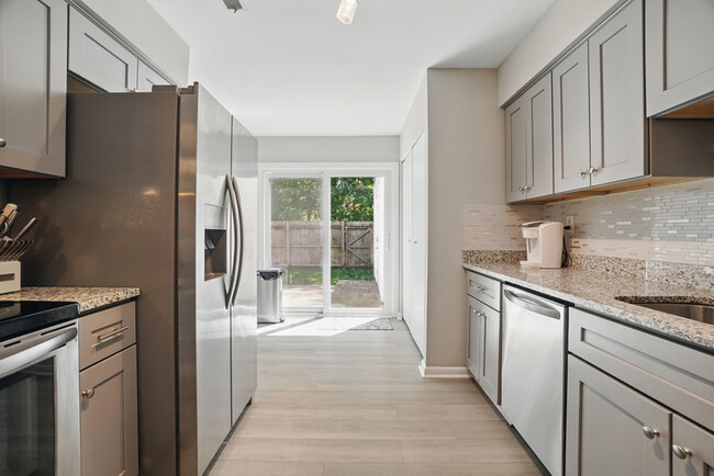 Building Photo - 5009 Ashforth Ct