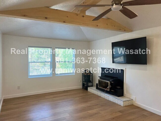 Building Photo - 1388 Country Ln