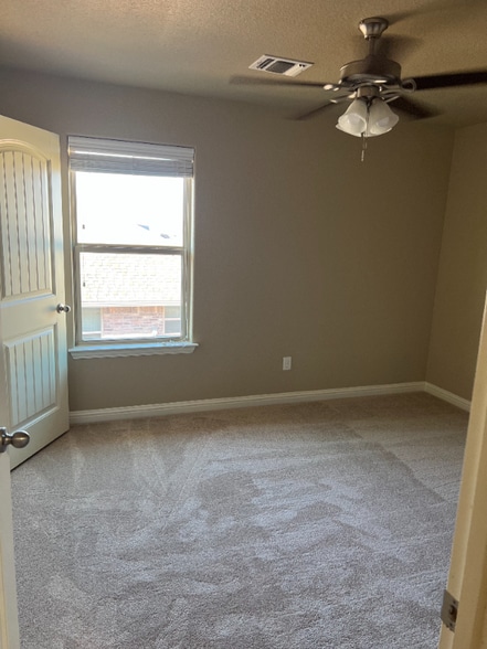 Building Photo - 903 Dart Ct