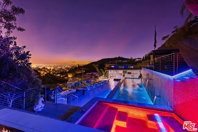 Building Photo - 6425 Weidlake Dr