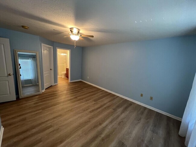 Building Photo - 1468 Taramore Dr