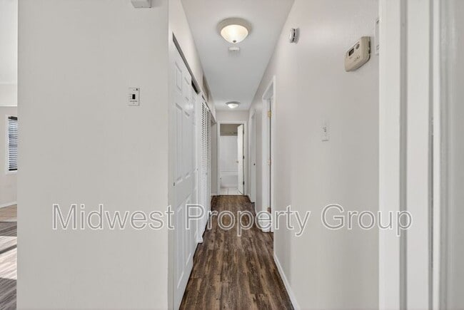 Building Photo - 36 Jamestown Dr