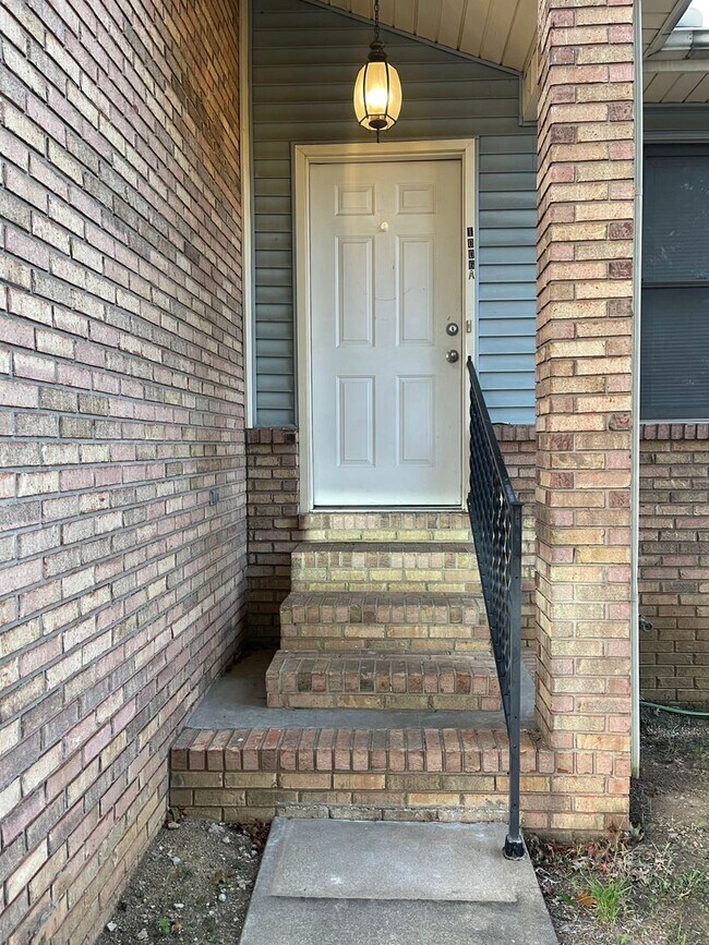 Building Photo - 1006 Northwood Dr