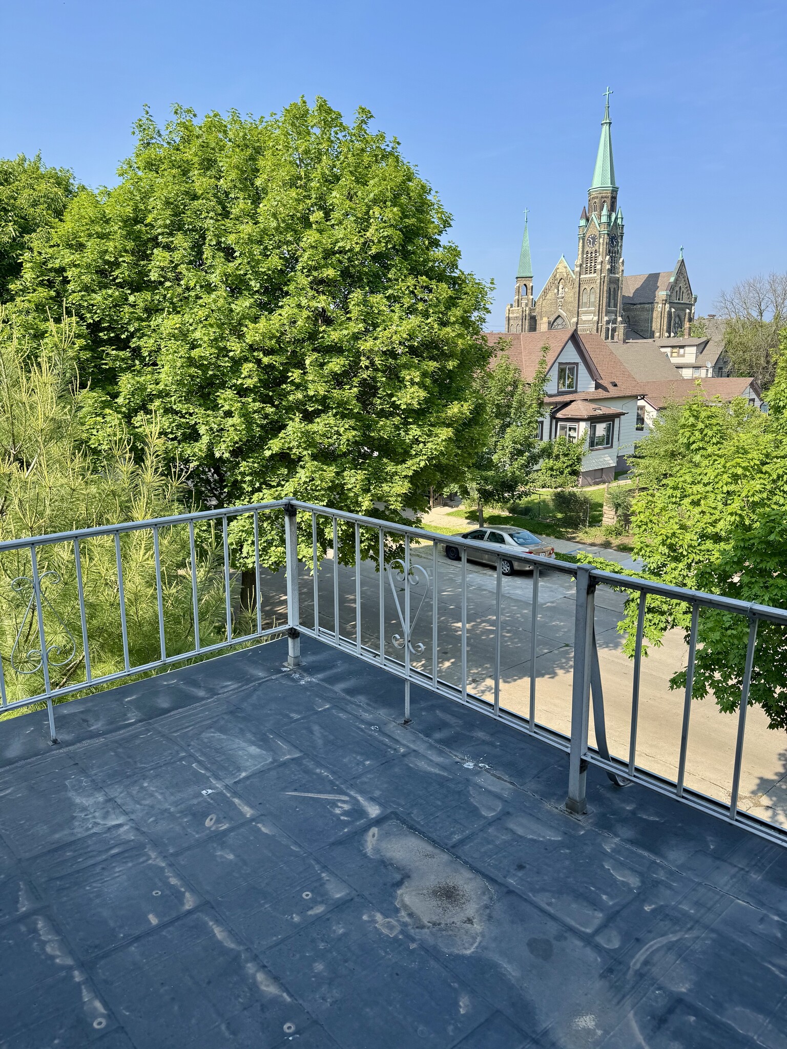 Balcony - 2551 N Fratney St