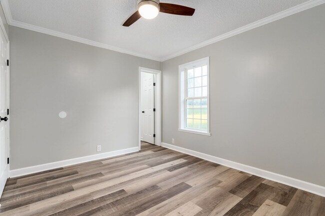 Building Photo - 1140 Congaree Rd