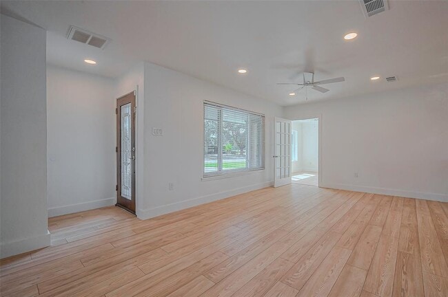 Building Photo - 2214 Nina Lee Ln