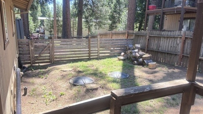 Building Photo - 2 Bedrooms in Pollock Pines Available May 1st