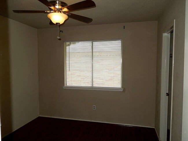 Building Photo - 6811 Renfro Dr