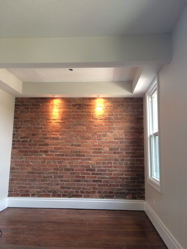 Building Photo - 301 Belonda St