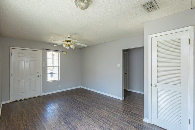 Building Photo - 509 Hopi Dr