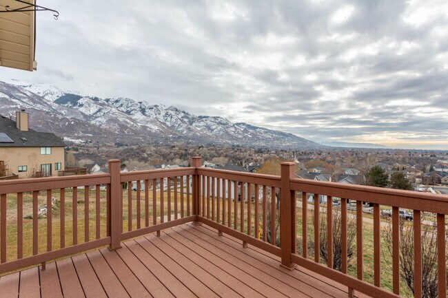 Building Photo - Utah House