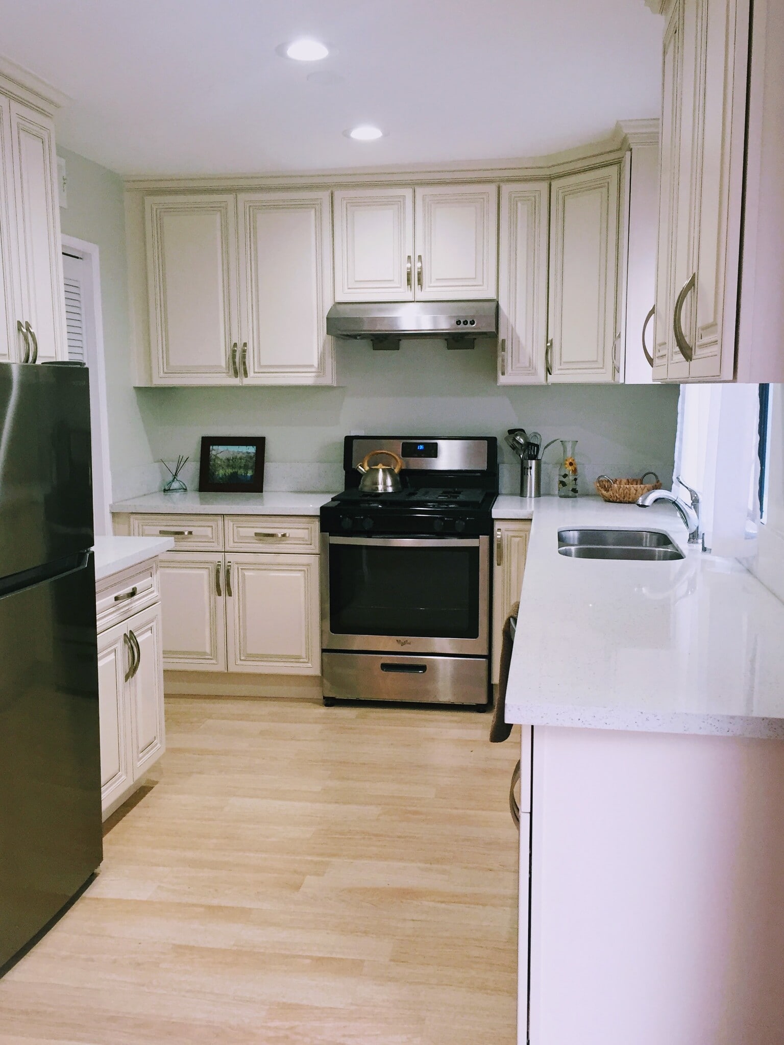 Kitchen area - 999 San Pasqual St