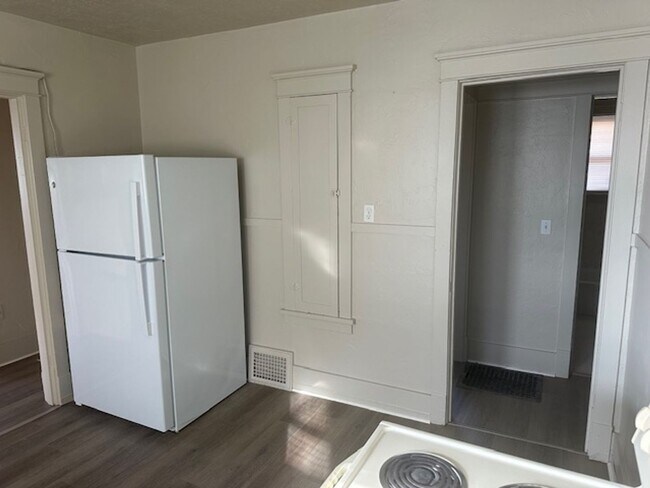 Building Photo - 2825 Madison Ave