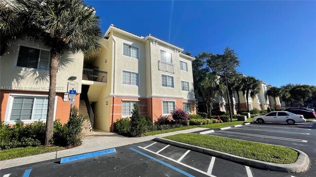 Building Photo - 9887 Baywinds Blvd