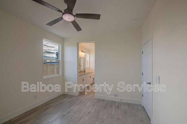Building Photo - 212 2nd Ave E