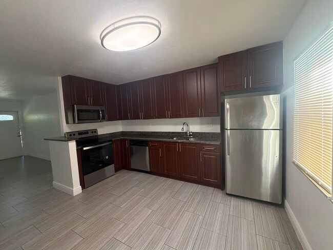 Primary Photo - 208 Coventry St