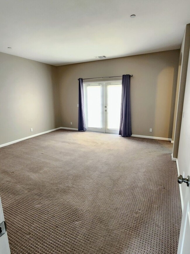 Building Photo - 58064 Bonanza Dr