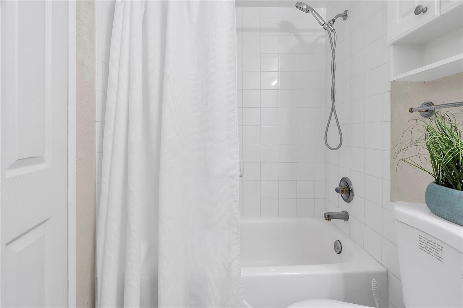 Building Photo - 2501 S Ocean Dr