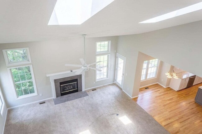 Building Photo - 7492 Fairfield Lakes Dr