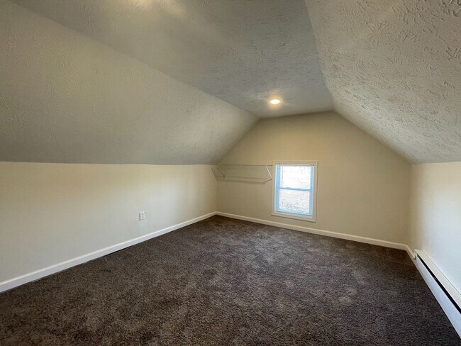 Building Photo - 1239 W 67th St